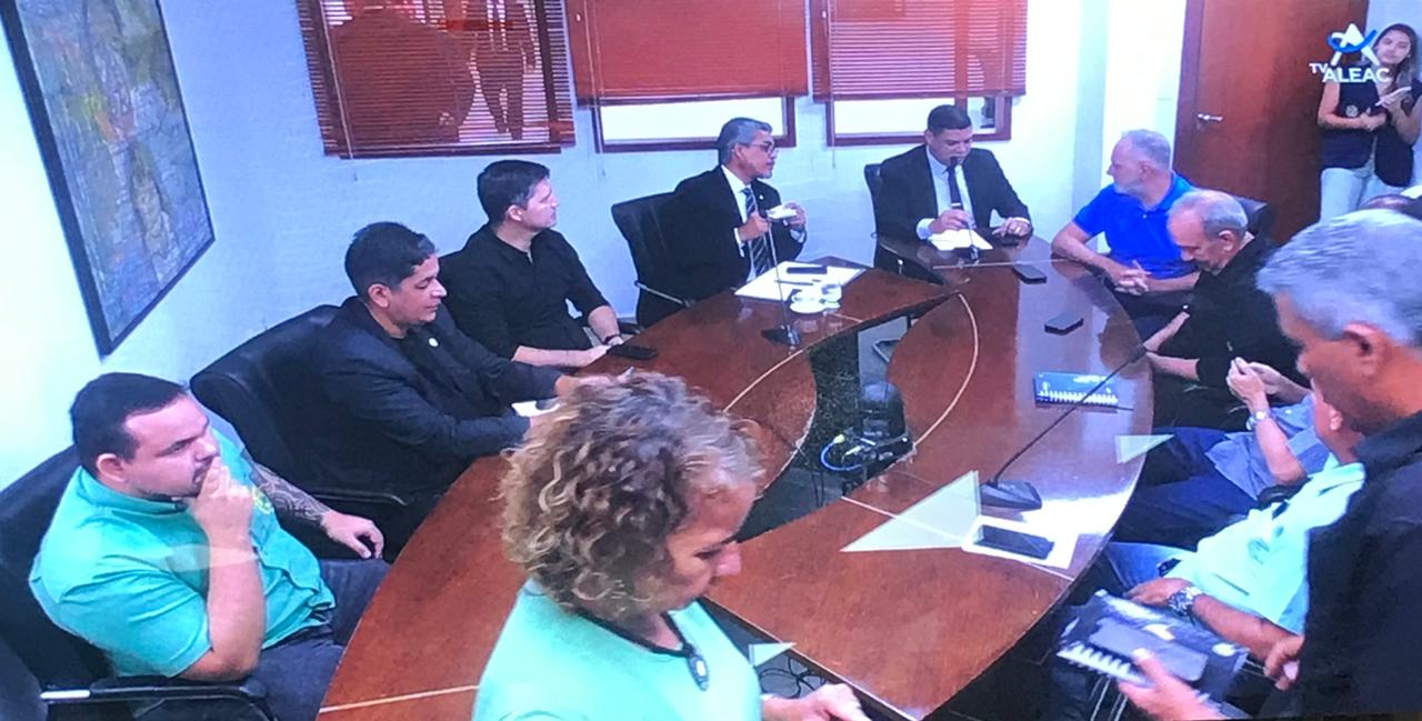 Em reunião na Comissão Agrária da Aleac, produtores dizem que ‘pauta do boi’ pode represar bezerros no Acre e fazer preços despencarem